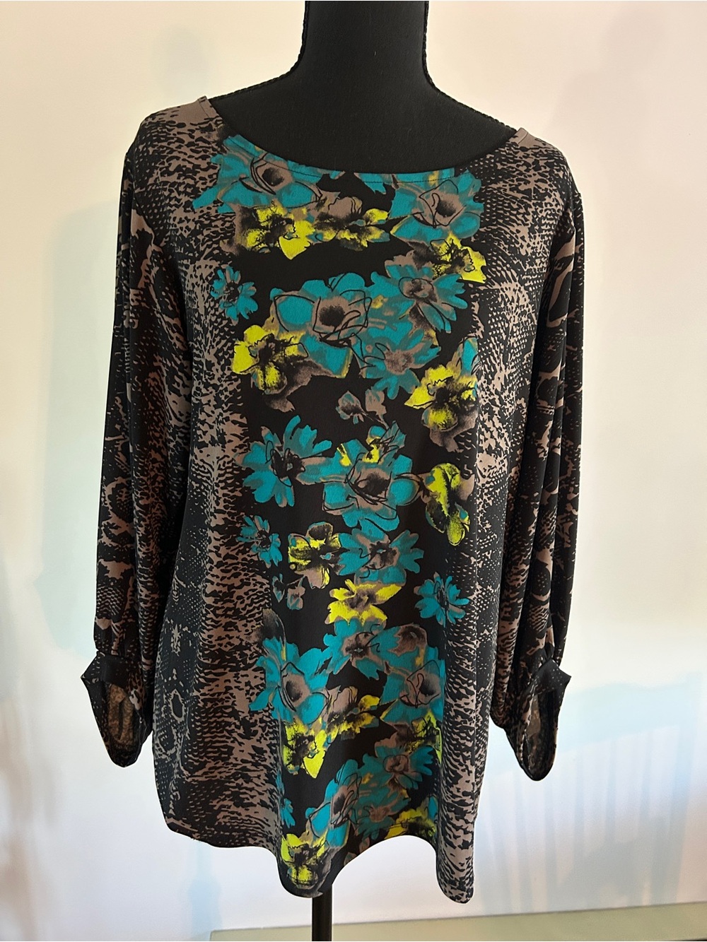 Alfani Black and Beige Printed Tunic with Lime Trim